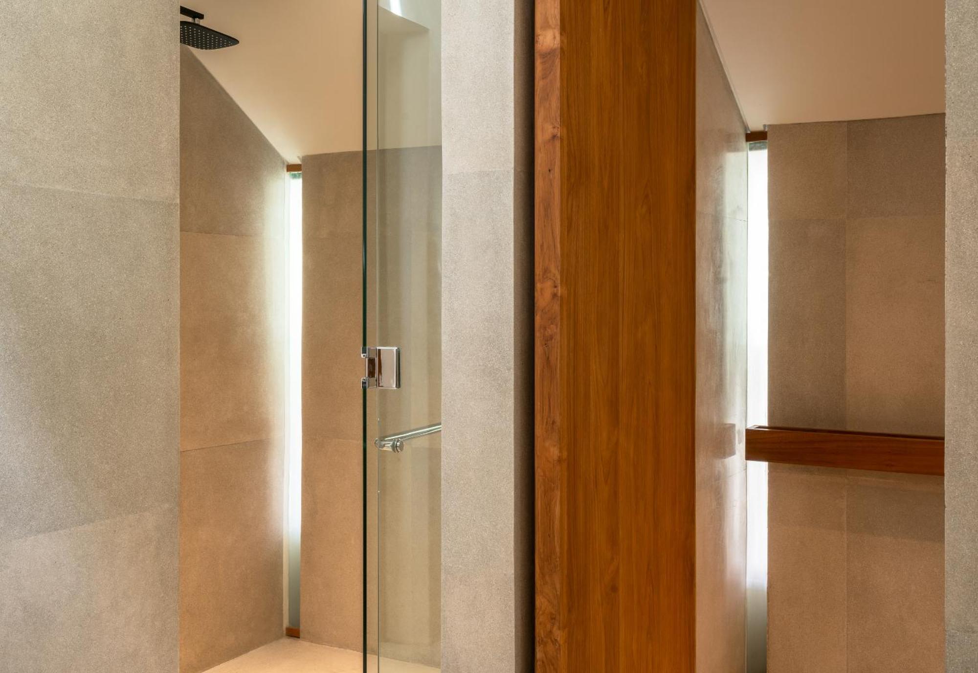 מלון אובוד Bisma Eight - Chse Certified חדר תמונה A shower door